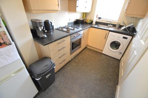 2 bedroom terraced house to rent, Parkside Drive, Seacroft LS14