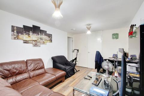 1 bedroom flat to rent, St Clement Close, Uxbridge UB8