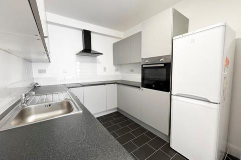 2 bedroom flat to rent, Clarence Road, Enfield, EN3