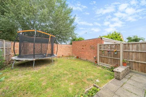 3 bedroom end of terrace house for sale, Dawn Redwood Close, Horton, Slough