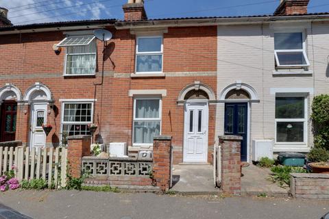 2 bed terraced house for rent in Colchester CO1