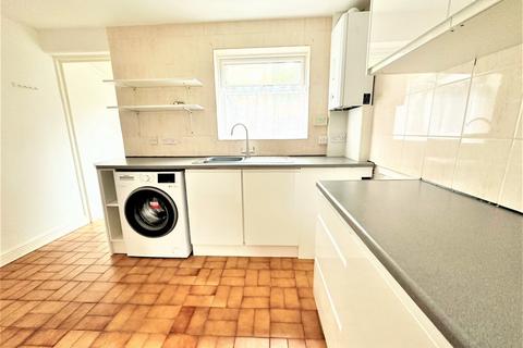 3 bedroom terraced house to rent, Greenway, Eastbourne, BN20