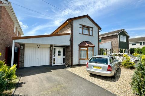 3 bedroom detached house for sale, Priory Gardens, Usk NP15