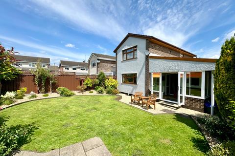 3 bedroom detached house for sale, Priory Gardens, Usk NP15