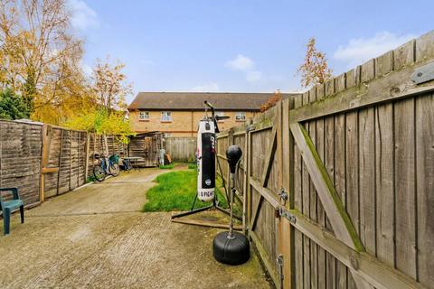 157 Boundary Road, Woking, GU21 5BT