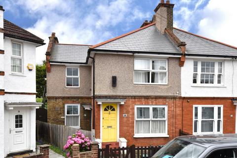 2 bedroom maisonette for sale, Portland Crescent London SE9