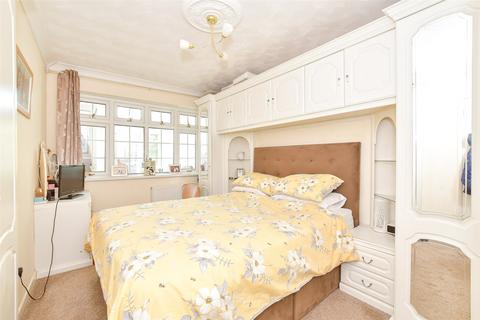 2 bedroom detached bungalow for sale, Morelands Road, Waterlooville, Hampshire