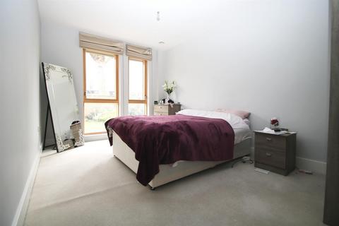 1 bedroom flat to rent, 301 East Acton Lane, London, W3