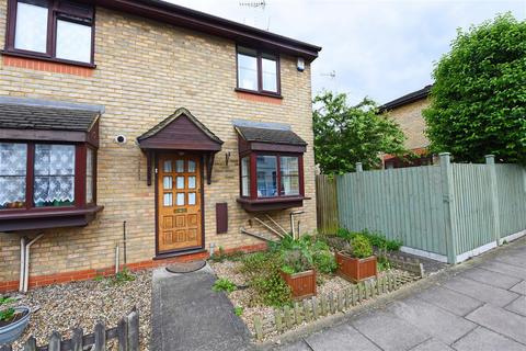 2 bedroom end of terrace house to rent, Standen Road, Southfields