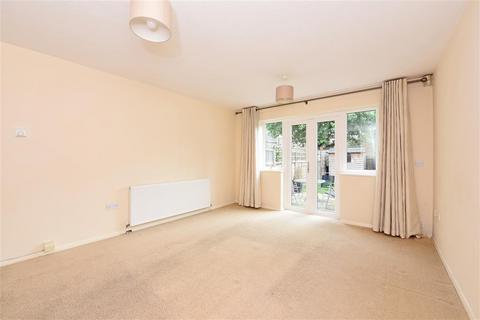 2 bedroom end of terrace house to rent, Standen Road, Southfields