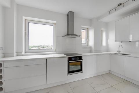 2 bedroom flat for sale, Upper Richmond Road, SW15