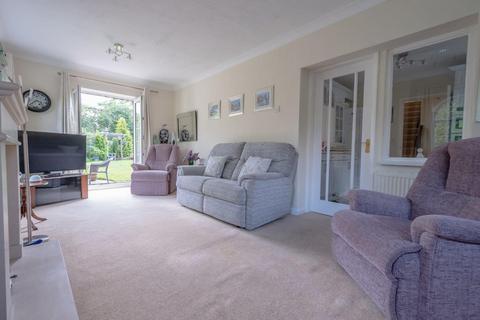 4 bedroom detached house for sale, Westmoor Crescent, Pogmoor, Barnsley