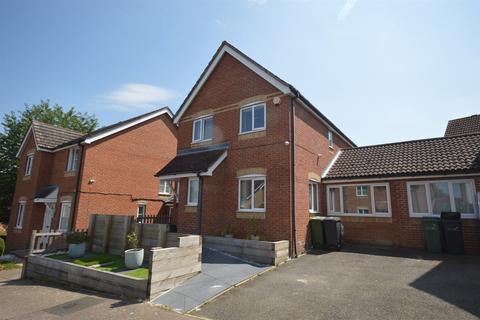 3 bedroom link detached house for sale, Hereford Drive, Braintree, CM7