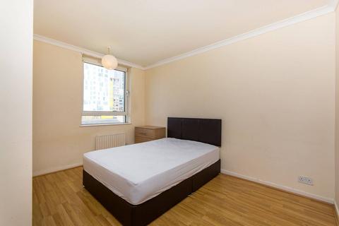 4 bedroom maisonette to rent, Lorrimore Square, London SE17