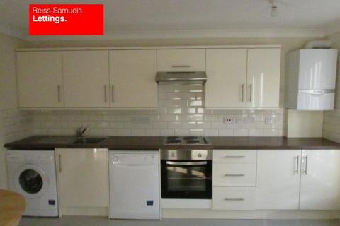 4 bedroom maisonette to rent, Lorrimore Square, London SE17