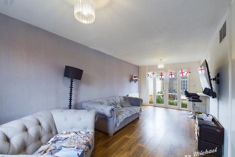 3 bedroom end of terrace house for sale, Somerville Way, Aylesbury, Buckinghamshire