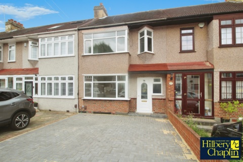 3 bedroom terraced house for sale, Primrose Glen, Hornchurch, Essex, RM11