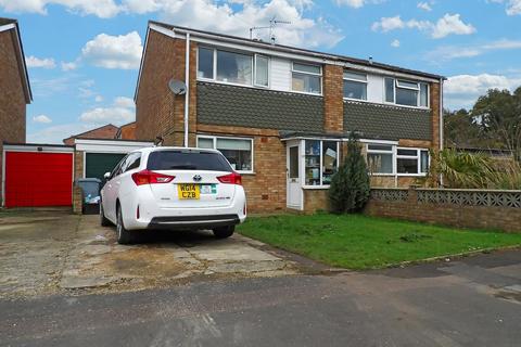 3 bedroom semi-detached house to rent, Colwell Drive, Witney OX28