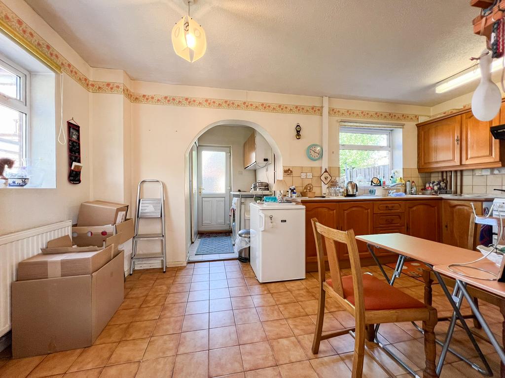 Kitchen diner (2)