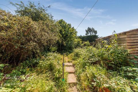 3 bedroom semi-detached house for sale, Whetstone Road, London