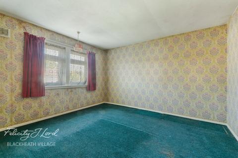 3 bedroom semi-detached house for sale, Whetstone Road, London