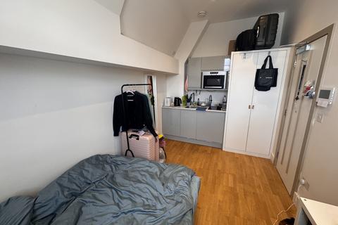 Studio to rent, Pentonville Road, Kings Cross, N1