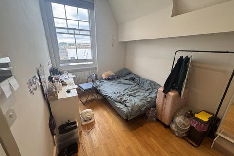 Studio to rent, Pentonville Road, Kings Cross, N1