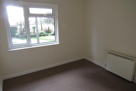 3 bedroom bungalow to rent, Sedgemoor Road, Woolavington, Bridgwater, TA7