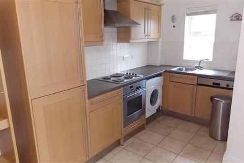 2 bedroom apartment to rent, Bishops Drive, Bedfont