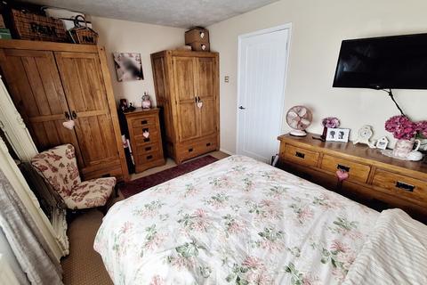 27 Troon Gardens, Luton, LU2 7GB