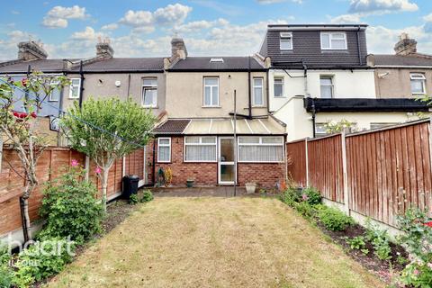 3 bedroom terraced house for sale, Hamilton Road, Ilford