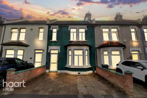 3 bedroom terraced house for sale, Hamilton Road, Ilford
