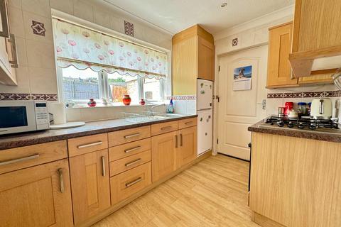 2 bedroom bungalow for sale, Ladybank, Newcastle upon Tyne, NE5