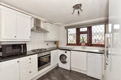 3 bedroom end of terrace house for sale, Cedar Avenue, Wickford, Essex