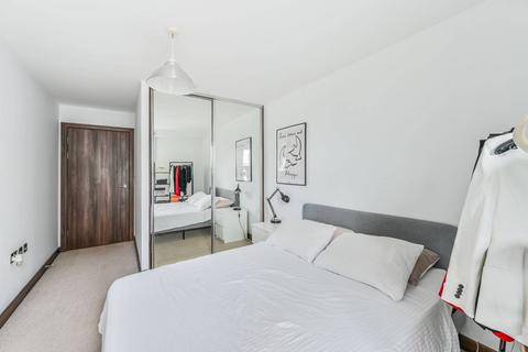 1 bedroom flat to rent, Bridges Court Road, Battersea, London, SW11