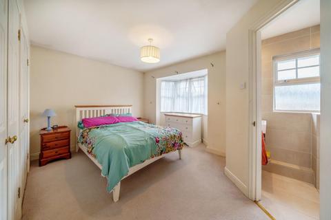 2 bedroom flat for sale, Clockhouse Place, London