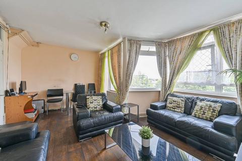 3 bedroom maisonette for sale, Brandon Estate, Kennington, London, SE17