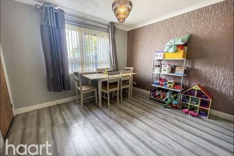 3 bedroom semi-detached house for sale, Fayrhurst Road, Leicester