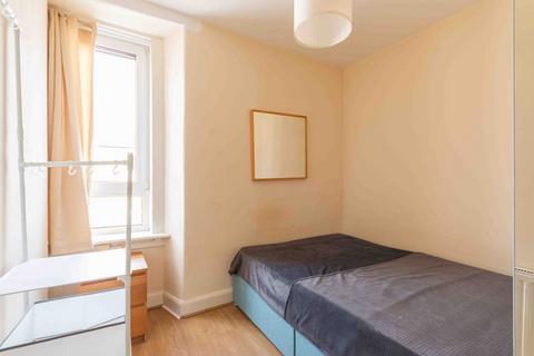 2 bedroom flat to rent, 2739L – Caledonian Place, Edinburgh, EH11 2AP