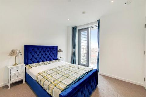 Studio to rent, Tapestry Way, Silk District9, E1