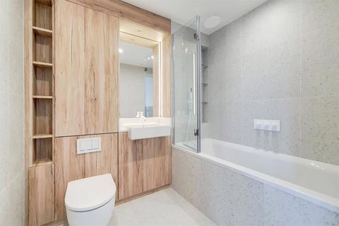 Studio to rent, Tapestry Way, Silk District, E1