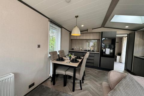 2 bedroom lodge for sale, Exeter, Devon, EX6