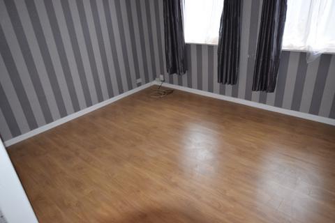 Studio to rent, Clarke Road, Northampton NN1