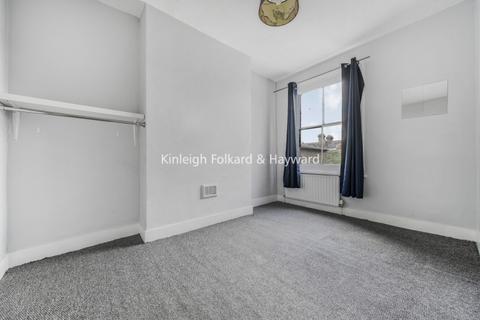 2 bedroom flat to rent, Romola Road Herne Hill SE24