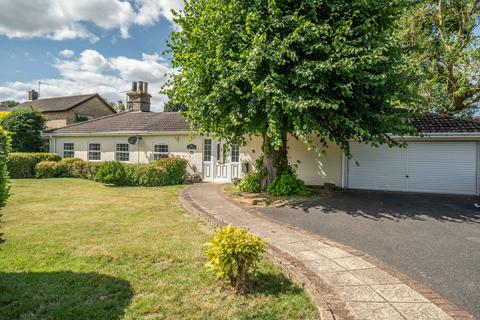 4 bedroom detached bungalow to rent, The Street, Rushmere St. Andrew IP5