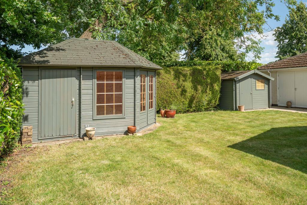 Rear Garden - Summer House - Garden Shed