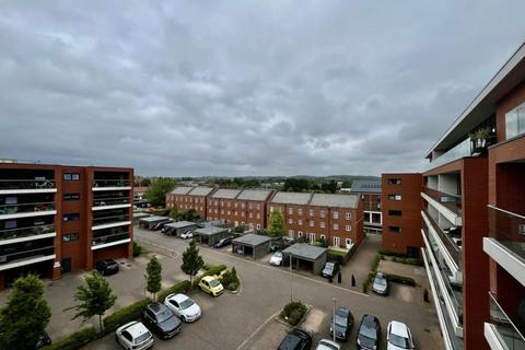 2 bedroom flat to rent, CHATHAM HOUSE, NEWBURY RG14