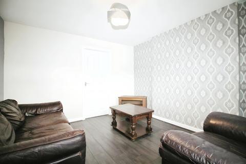 4 bedroom semi-detached house to rent, The Maltings, Leeds, Hyde Park, LS6