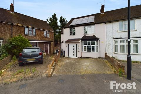 4 bedroom semi-detached house for sale, Rookeries Close, Feltham, TW13
