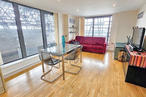 3 bedroom flat to rent, Chrisp Street, London E14